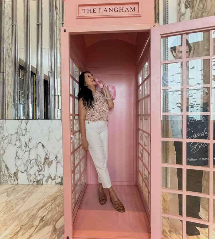 1768323987817-potret-tata-cahyani-saat-ngopi-dan-belanja-buah-1768300091413