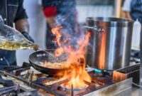 1769231304145-teknik-memasak-flambe-2_169